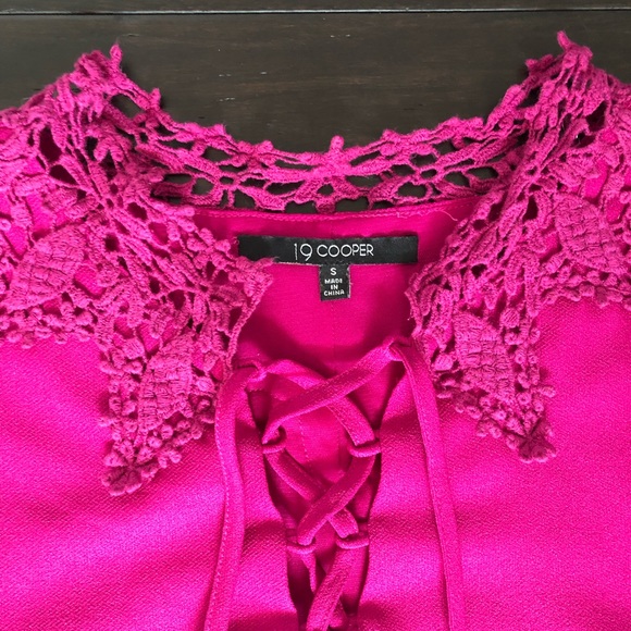 19 Cooper Lace-Trim Shift Dress - Picture 3 of 5